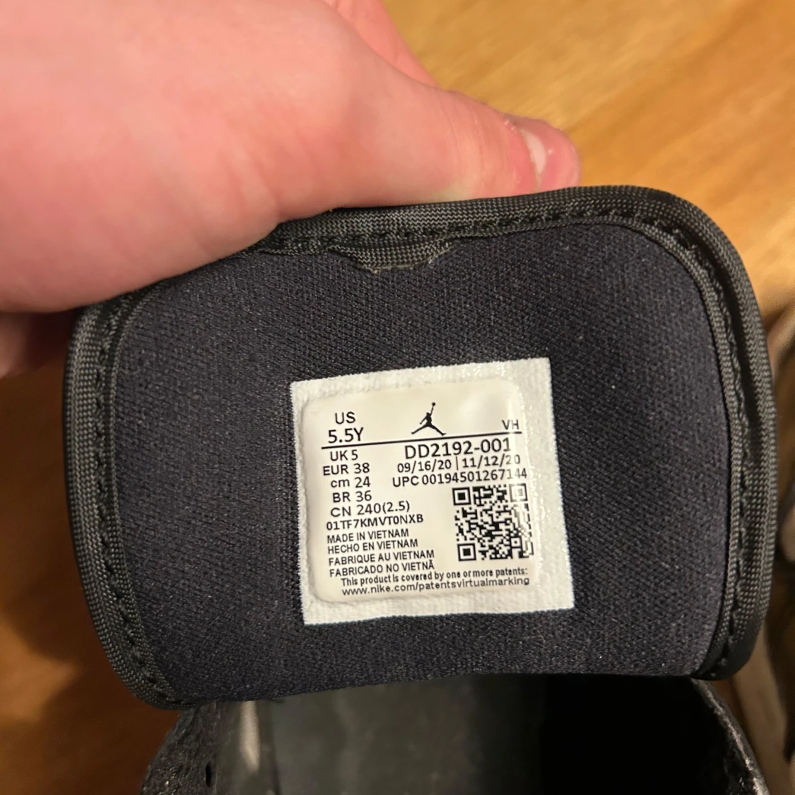 Svartvita Nike Air Jordans - 4