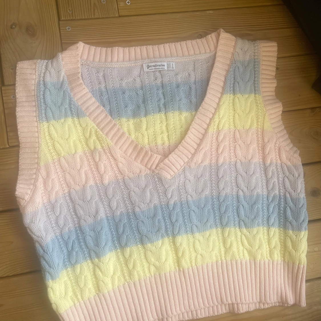 Randig stickad väst - 2