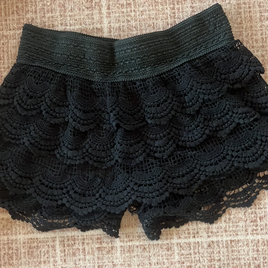 Svarta spets shorts - 1