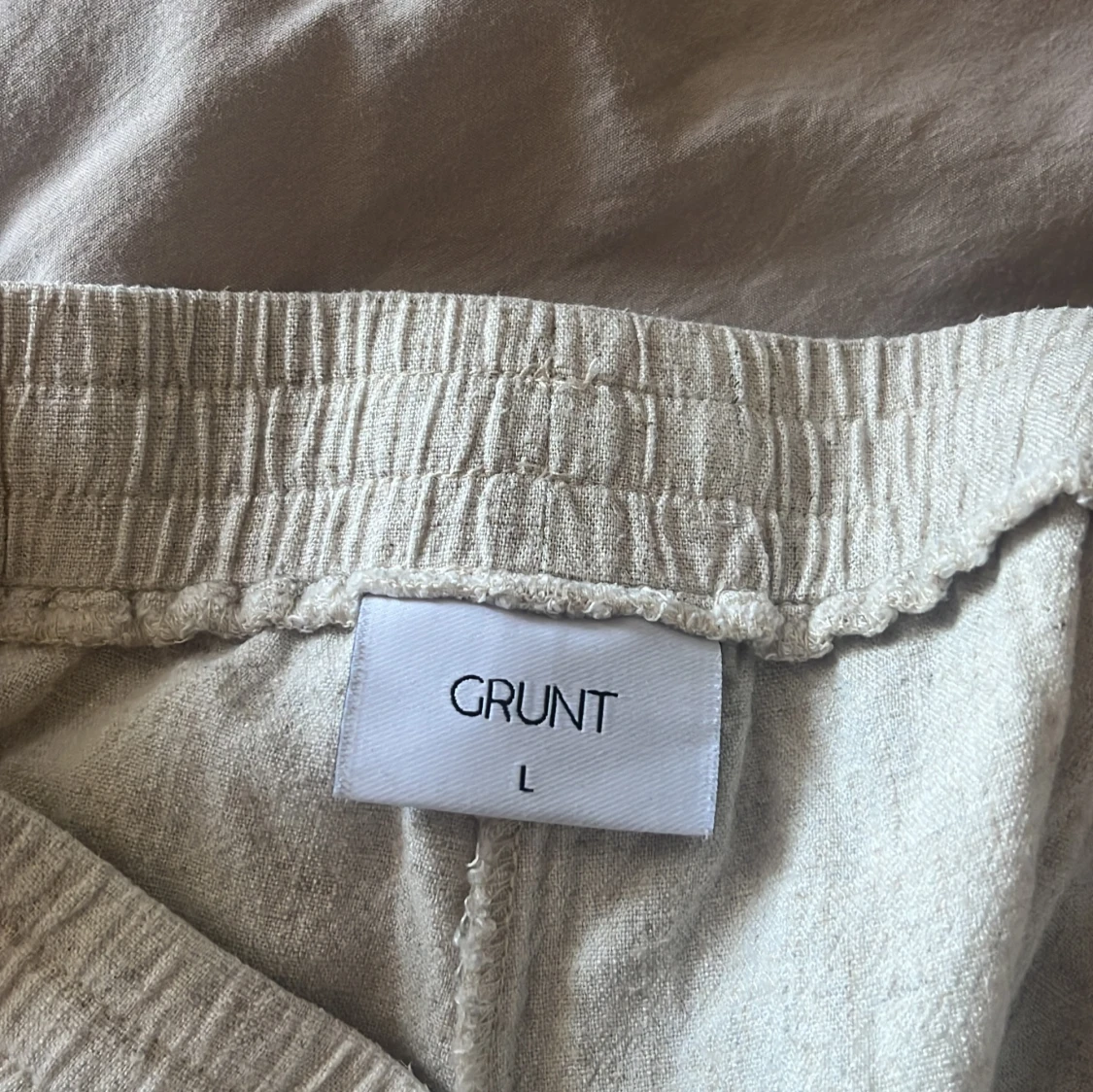 Beige linnebyxor med snörning - 4