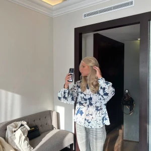 Blus från Samose Samsoe - Fin blus från samose samsoe. Passar mig som är storlek S