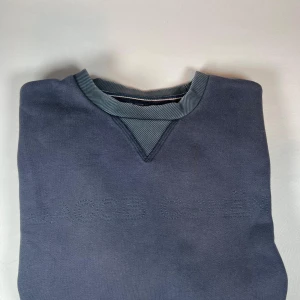 Sweatshirt från Jacob Cohen - En fräsch sällsynt Jacob Cohen Sweatshirt i toppskick! Tröjan har ett nypris på 5000 kr+, jag säljer den för 2399 kr.