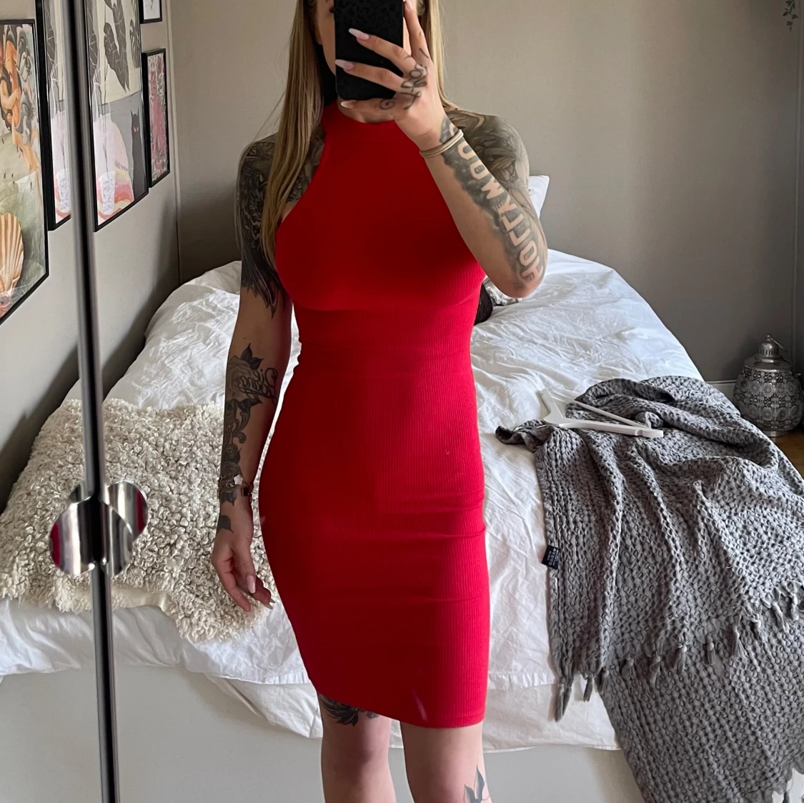 Röd ribbad tight klänning - 1