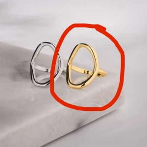 Snygg guld ring!  - Fin guld ring från Olympia! Säljer även i silver, Nypris: 89kr