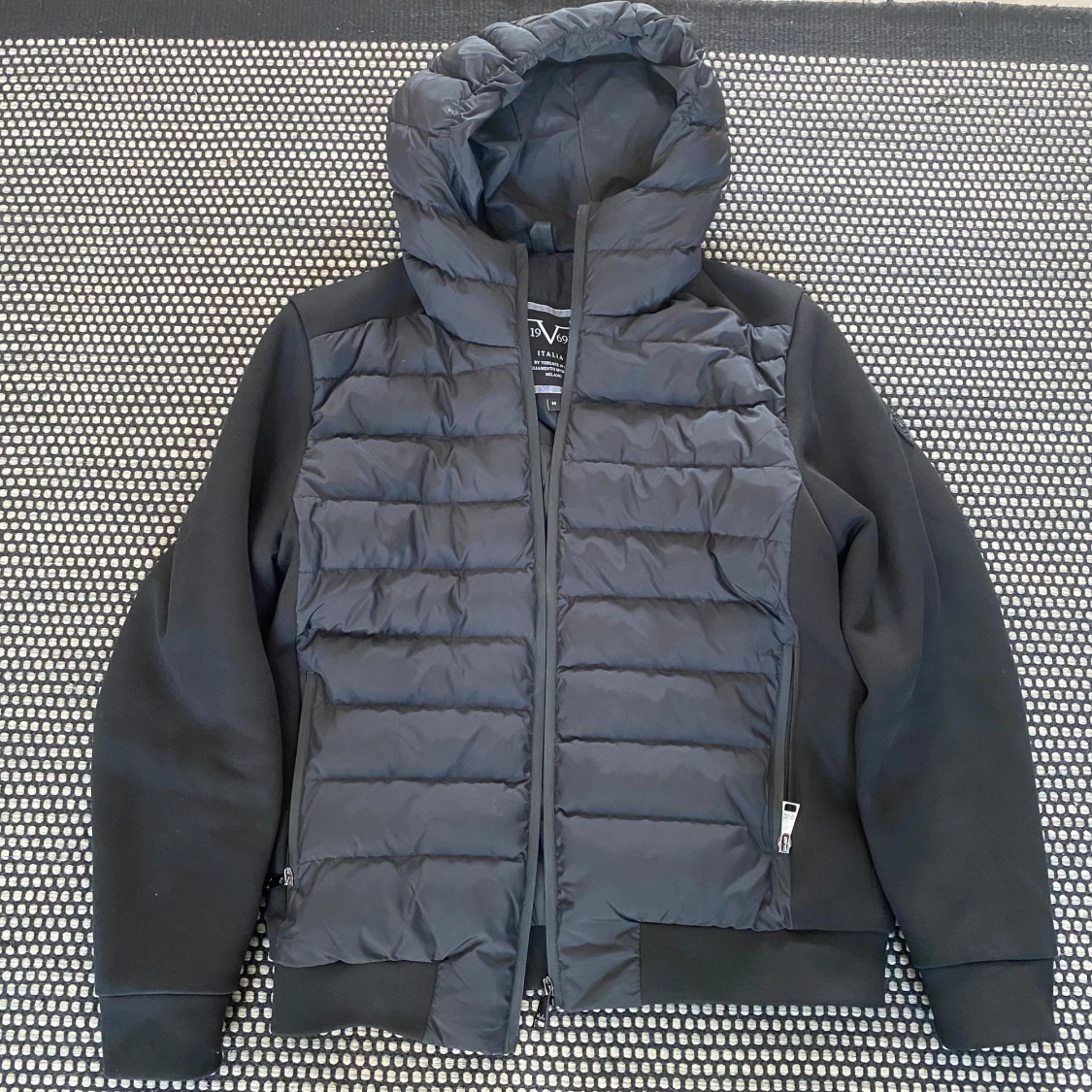 Svart ”cardigan” från 19v69 by Versace  - 2