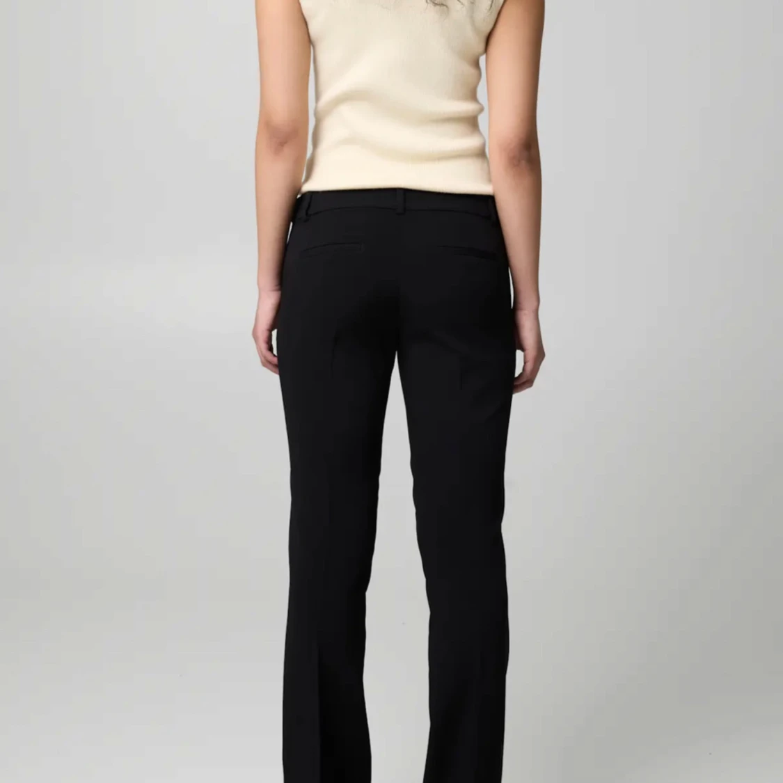 Svarta kostymbyxor med bootcut - 1