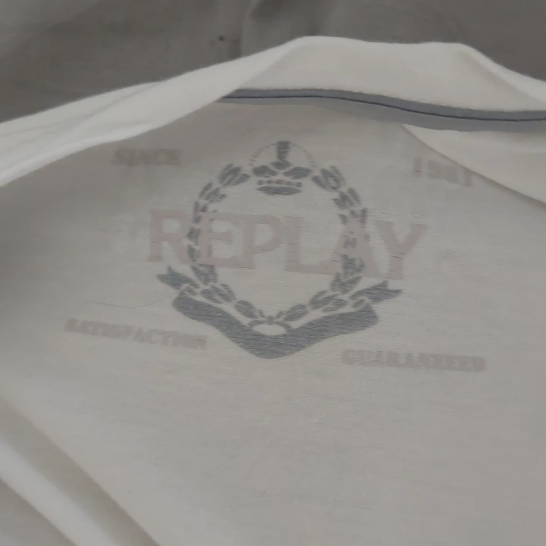 Vit v-ringad y2k  topp från Replay - 3