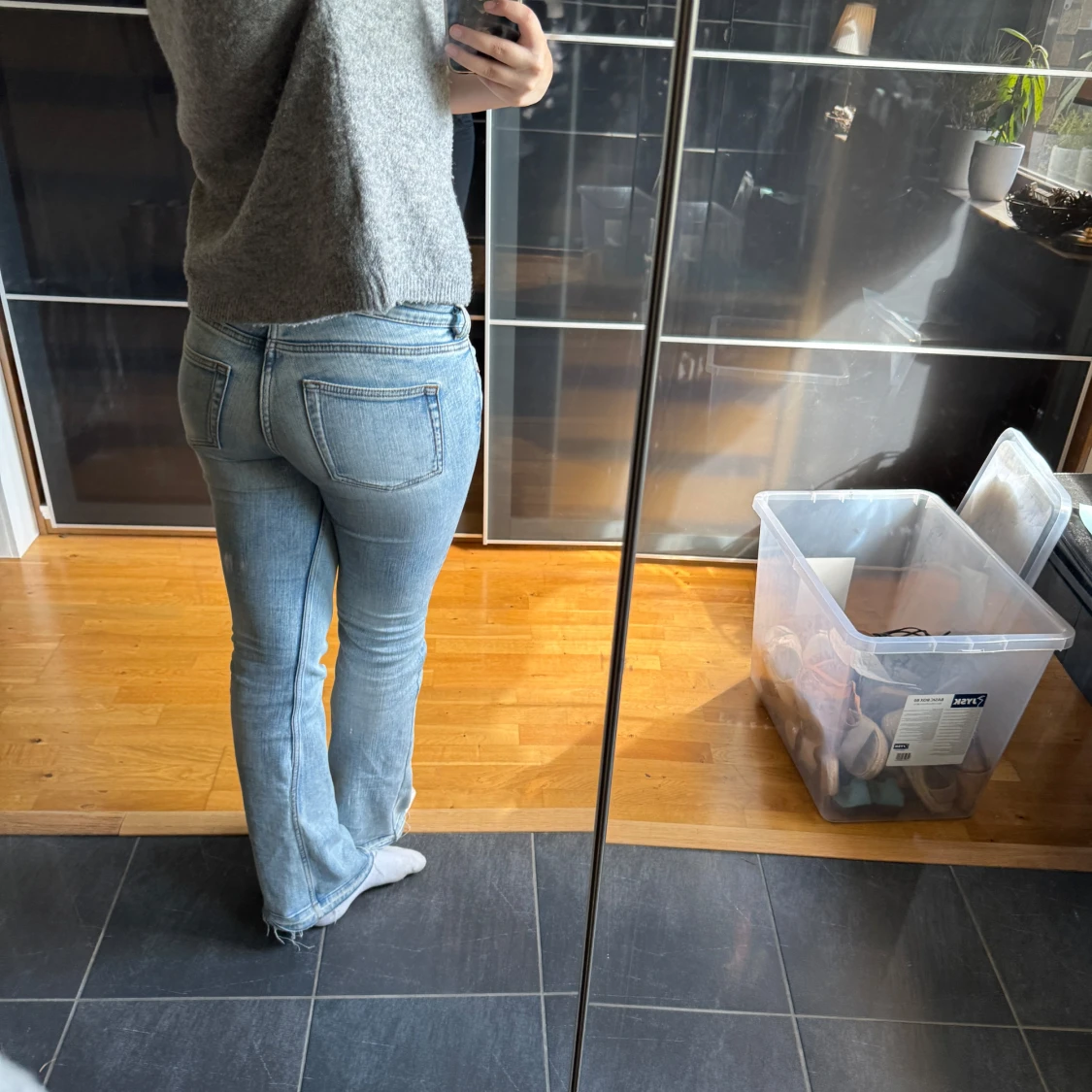 Ljus blå low waist jeans  - 1