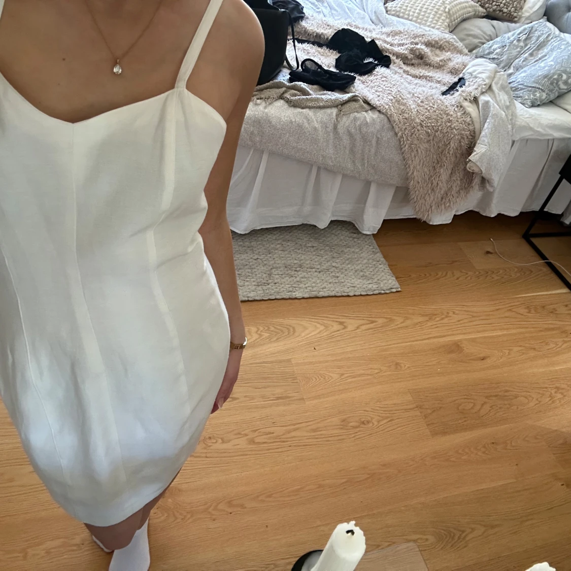 Vit student klänning med smala axelband - 2