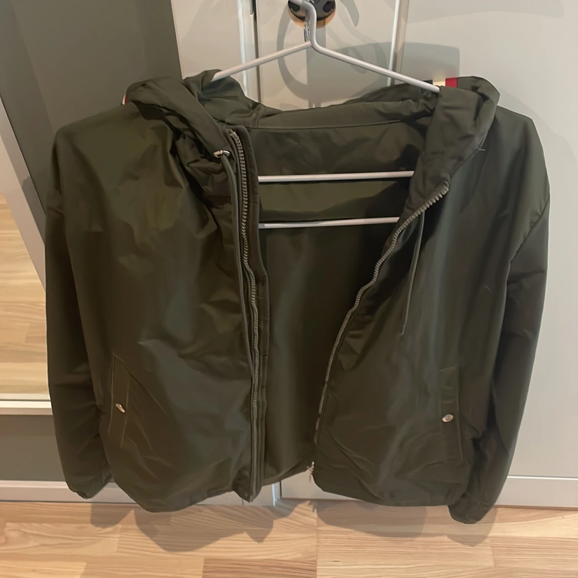 Grön vindjacka från Moncler