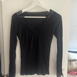 Intimissmi intressekoll - Skriv ditt önskade pris, godkänner jag så säljer jag den till dig! 🥰🥰 helt ny skick enbart använd 4-5 gånger, så högre pris än 200 kr förväntas!