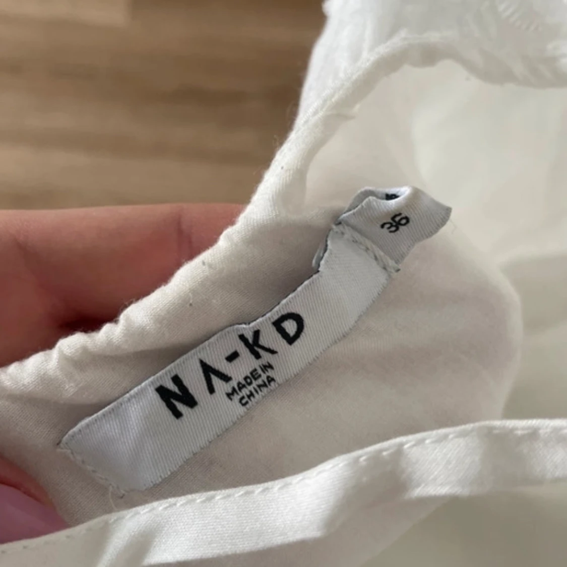 Vit spetsklänning från NA-KD - 2