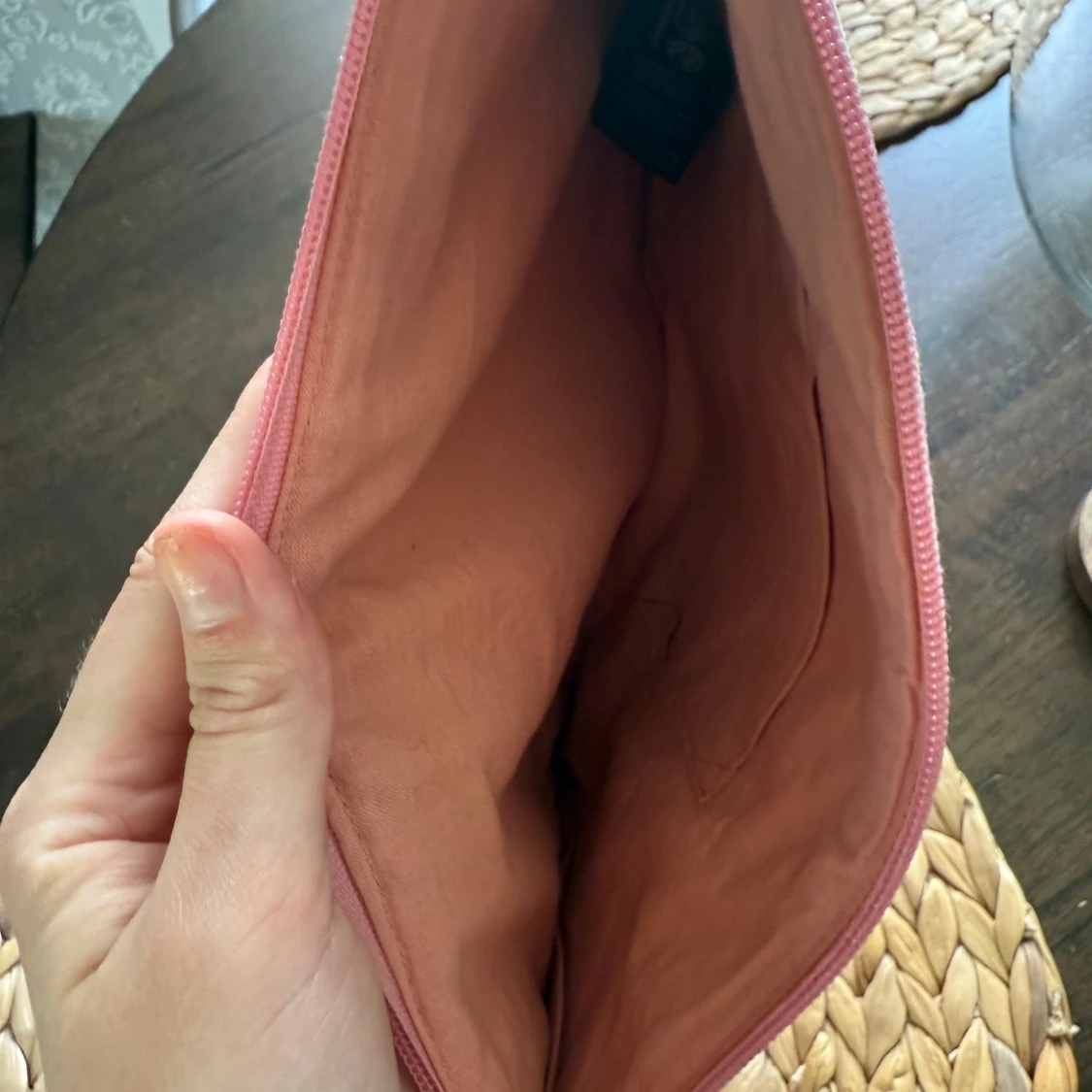 Broderad rosa kuvertväska med tofs - 3