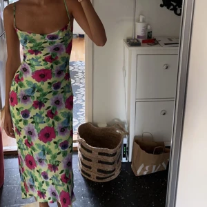 Adoore klänning - Jättefin klänning från adoore, endast använd en gång så i väldigt bra skick!! 💖💖
