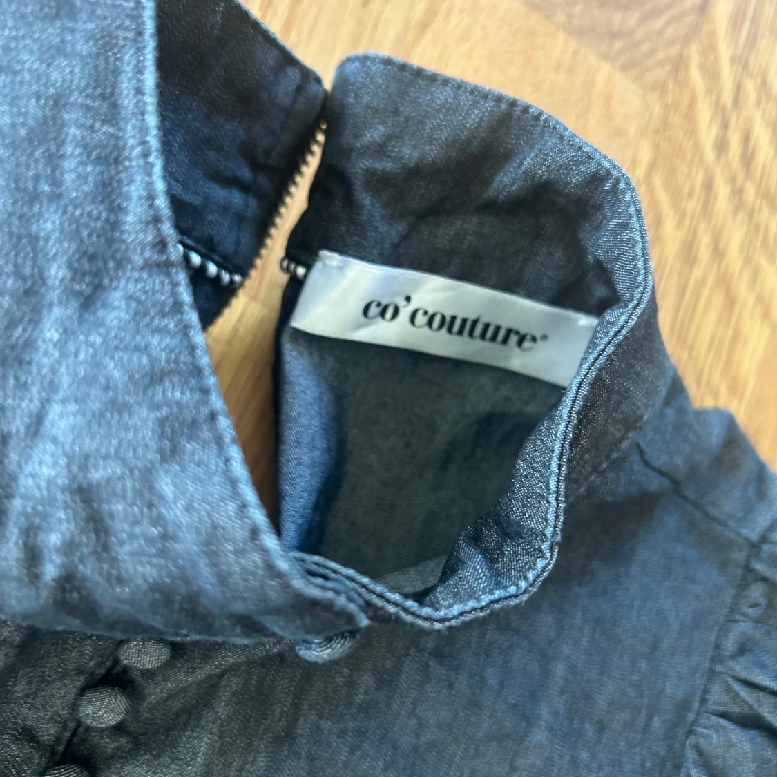 Svartgrå klänning med puffärmar från Co'couture - 2