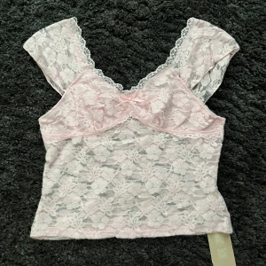 Ljusrosa spetslinne  - Supersött ljusrosa spetslinne. XL. Oanvänd💗