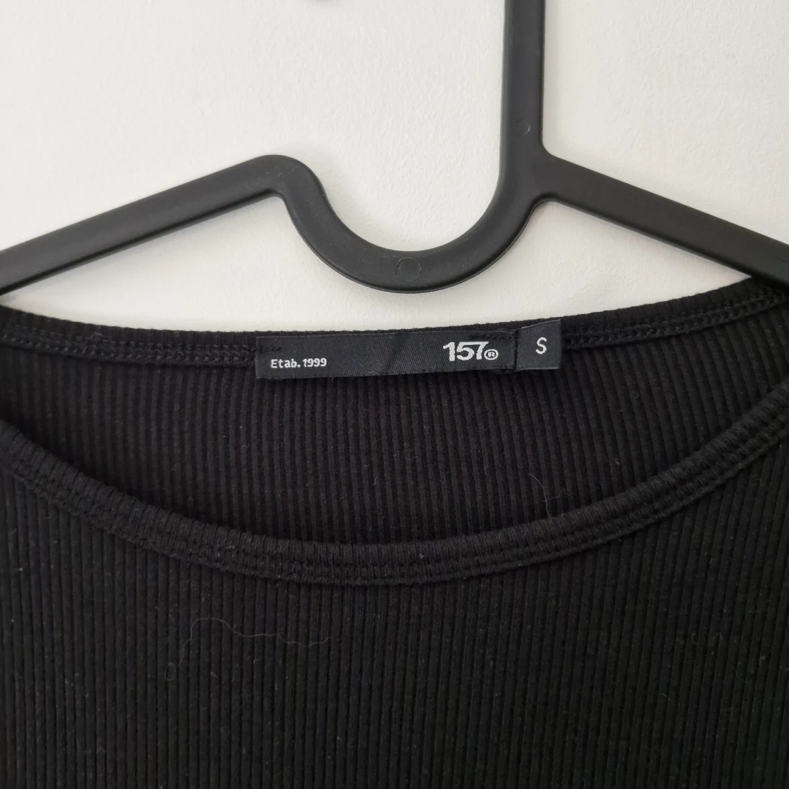 Svart ribbad långklänning från Lager 157 - 3