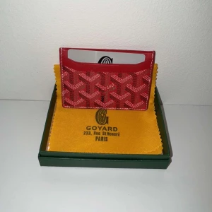 Röd korthållare  - Röd plånbok