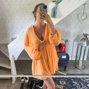 Lojsan x Nakd klänning - Klänning ifrån lojsan wallins kollektion med Nakd. Storlek 36. Ser ut som ny