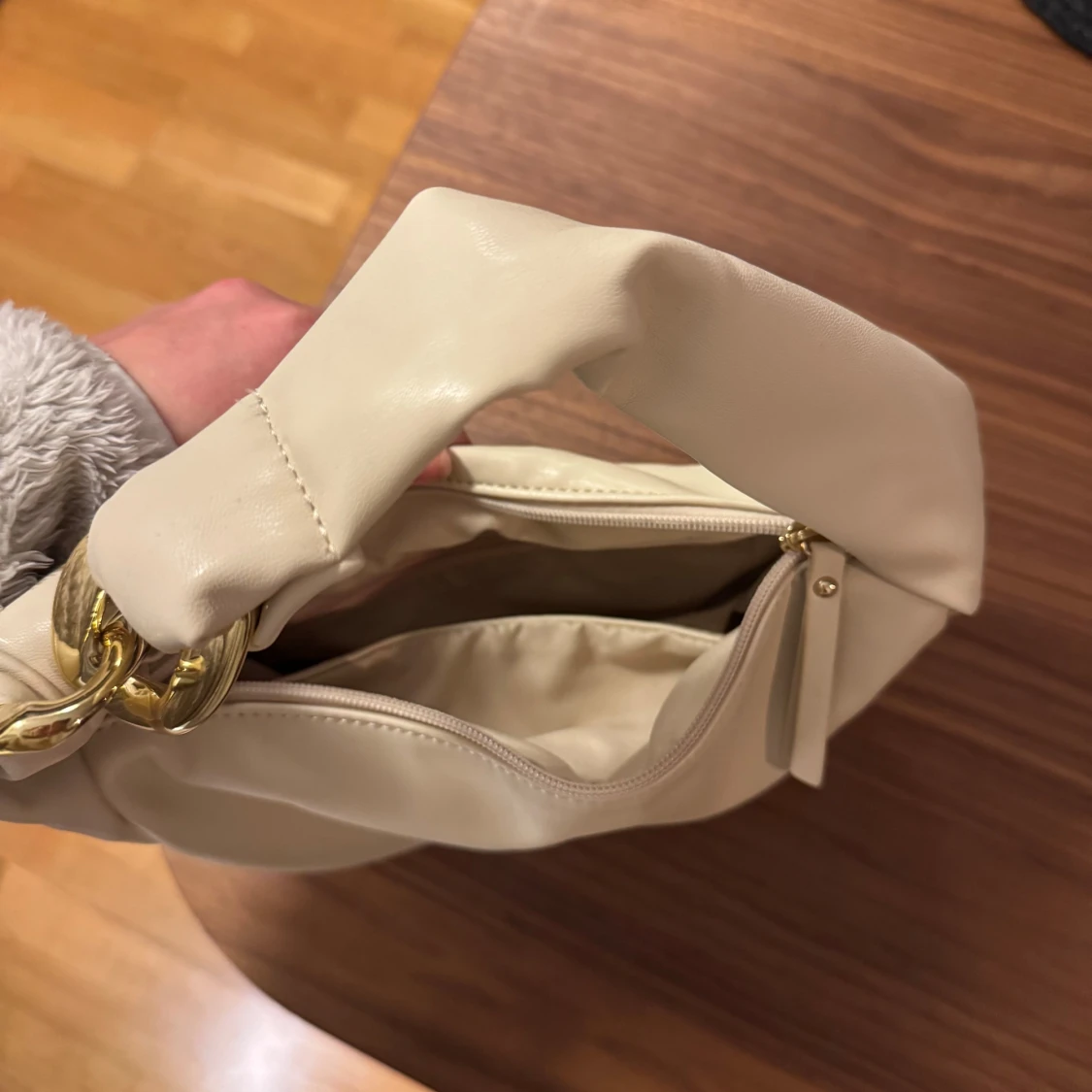 Beige axelväska från Art Street - 3