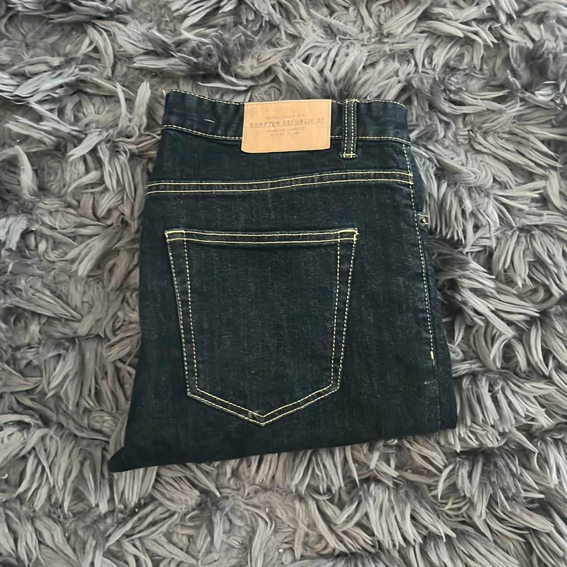 Mörkblå jeans från Hampton Republic - 1