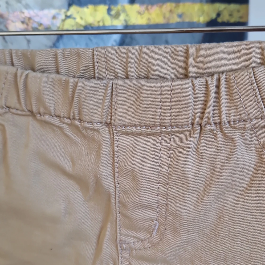Beige shorts med fickor - 2