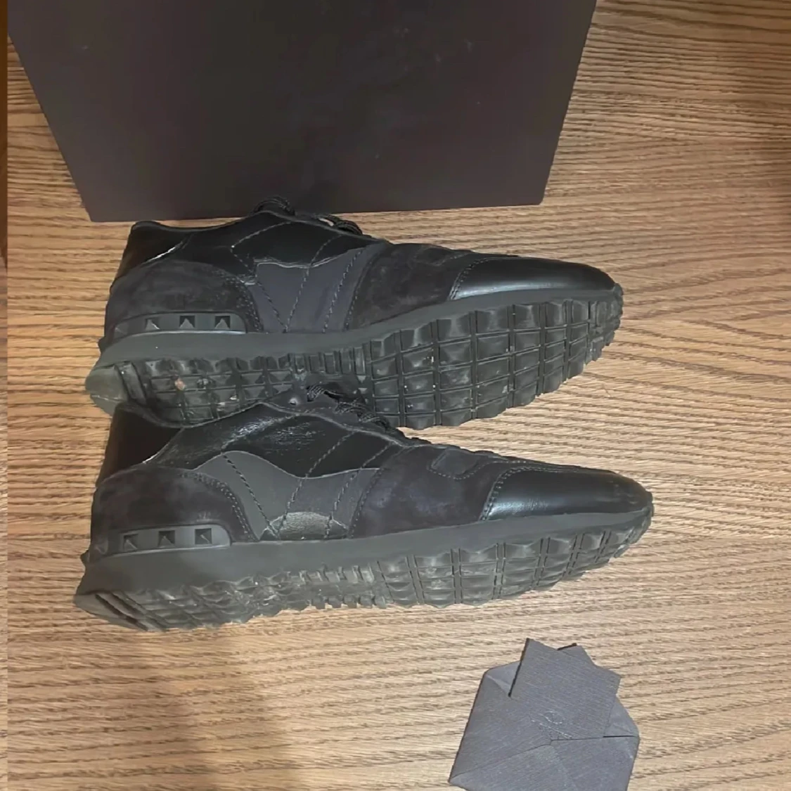 Svarta sneakers från Valentino Garavani - 2