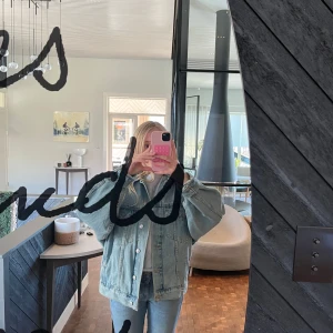 Oversized Jeansjacka🩷 - Jätte fin jeansjacka från Gina Tricot, perfekt till vår och sommar💐💕