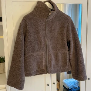 Teddy jacka lager 157 - Pilejacka Sally, ny med prislapp!!