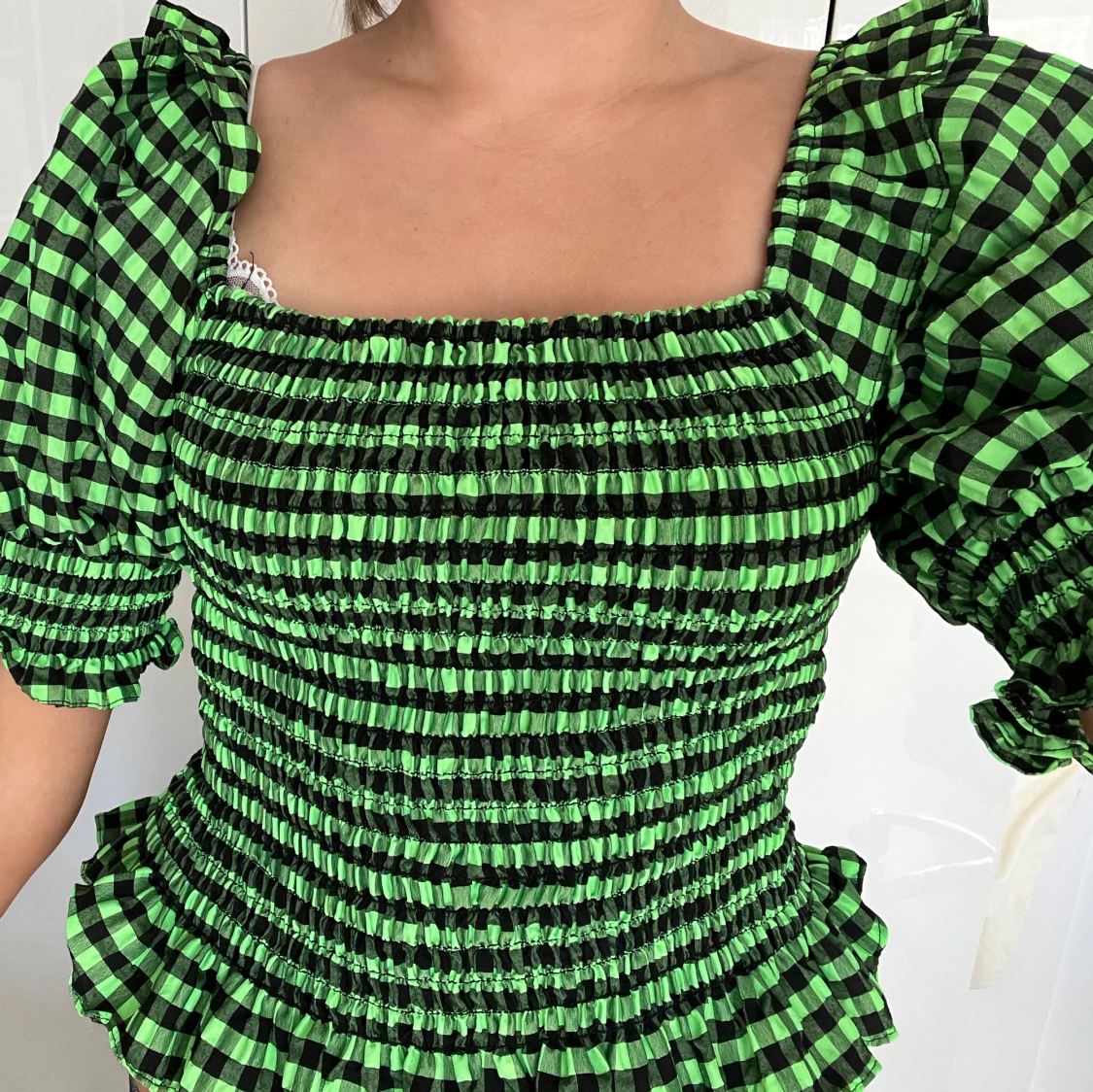 Grön och svart rutig croppad topp från Zara