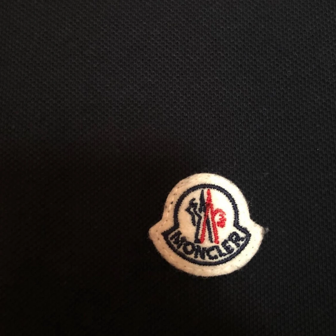 Svart pikétröja från Moncler - 3