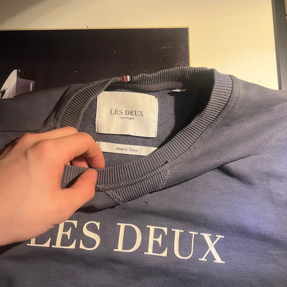 Grå sweatshirt från Les Deux - 2