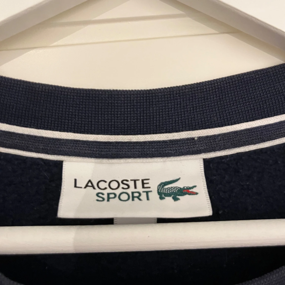 Mörkblå sweatshirt från Lacoste - 2