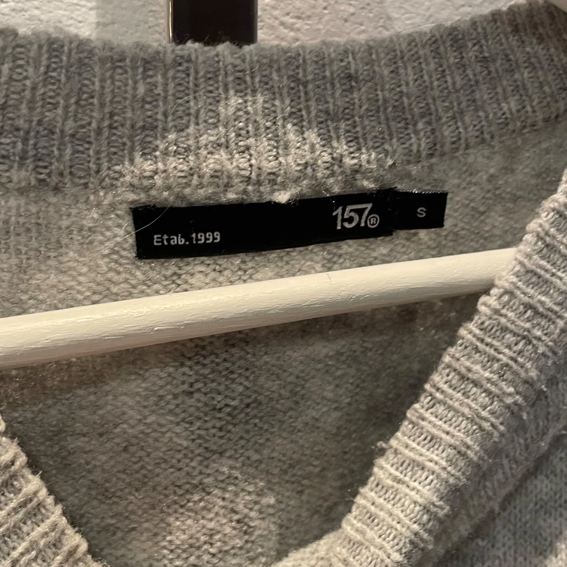 Grå tröja från 157 - 2