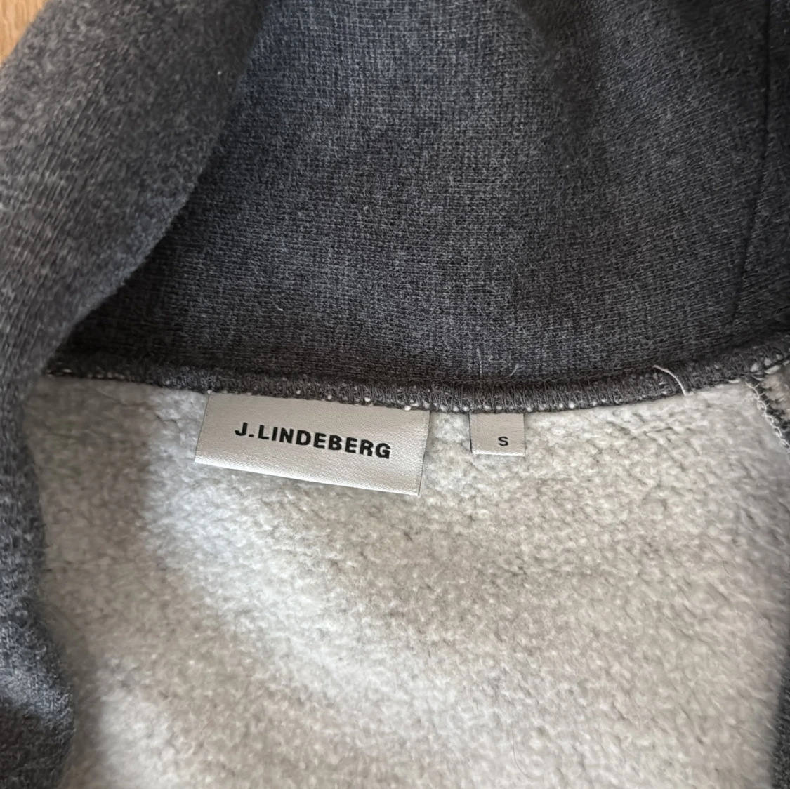 Grå kofta/Cardigan från J.Lindeberg - 3