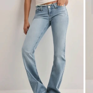 Nelly bootcut jeans - Helt nya med lappen på. Slutsålda på nellys hemsida