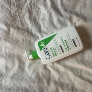 CeraVe cleanser  - Jag gillar den inte, denna är oanvänd så ja köpte två 
