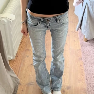 Lågmidjade jeans  - Ljusblå lågmidjade Jeans från Lee, storlek 26 ❤️ 