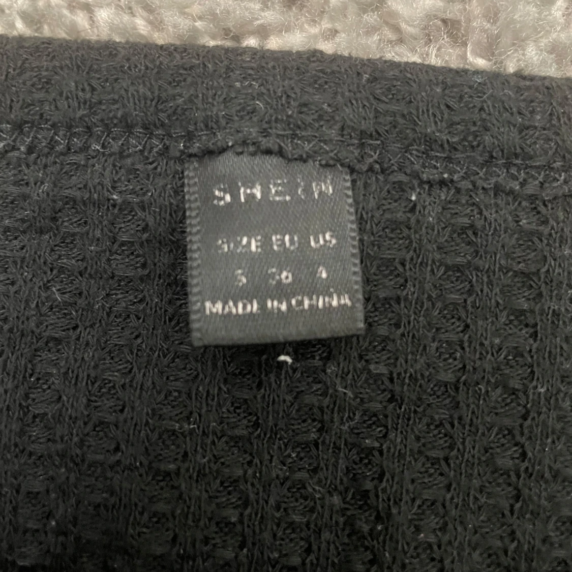 Svart croppad långärmad topp SHEIN - 3