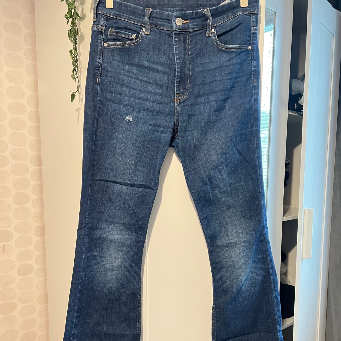 Blå  high waisted flared jeans 