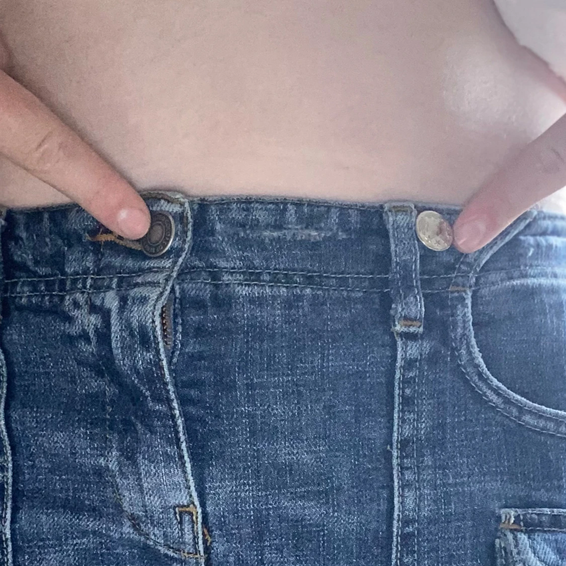 Utsvängda jeans med låg midja - 3