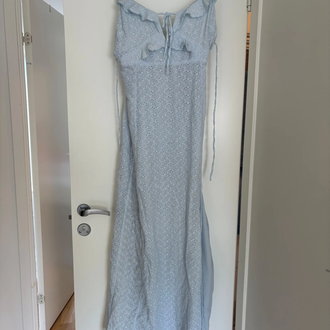 Ljusblå långklänning  - 3