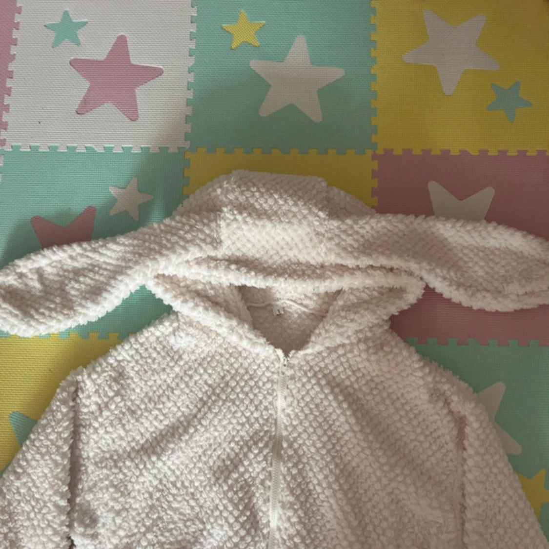 Vit teddyjacka med kaninöron - 2