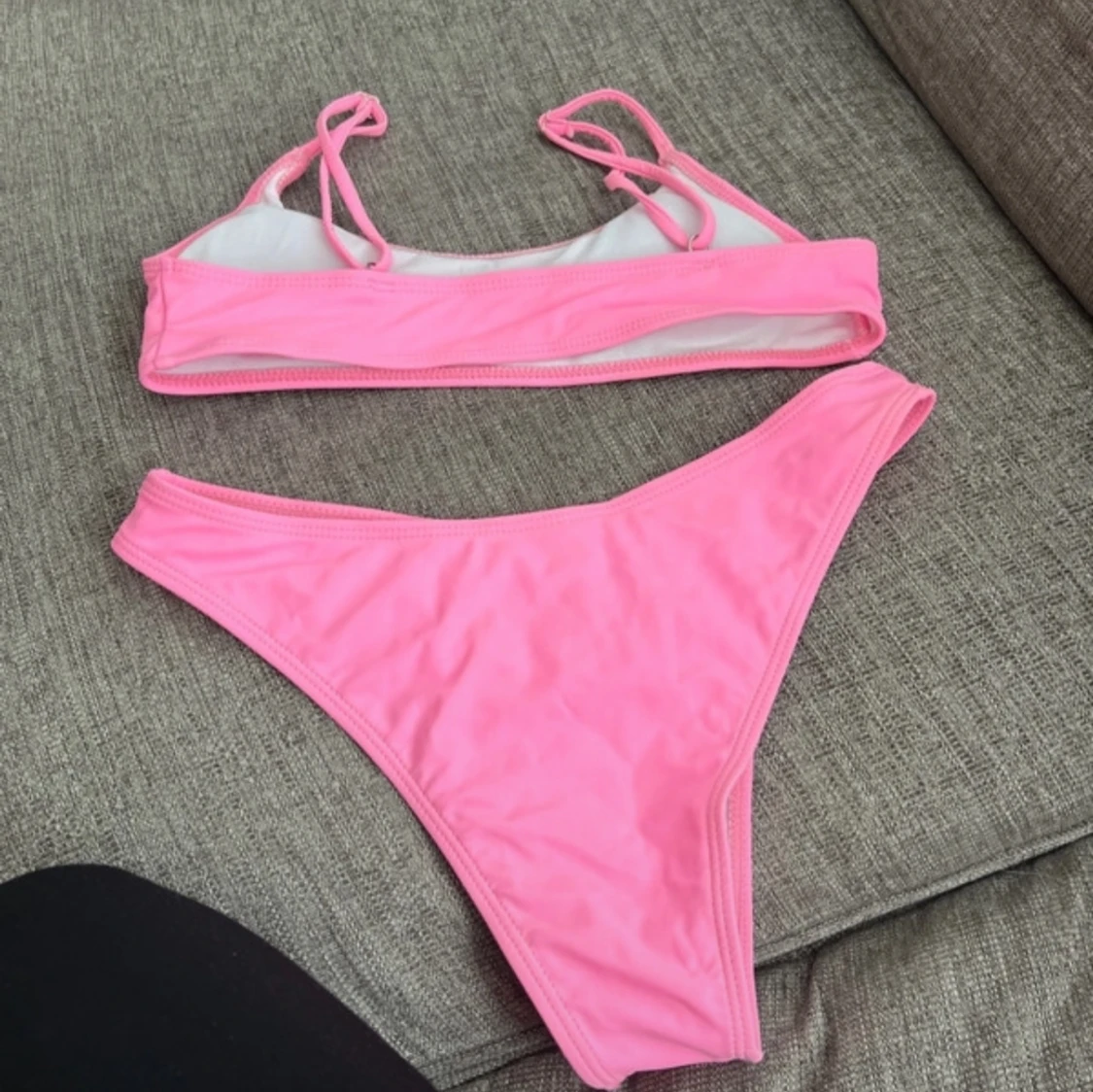 Rosa bikini med smala axelband - 3