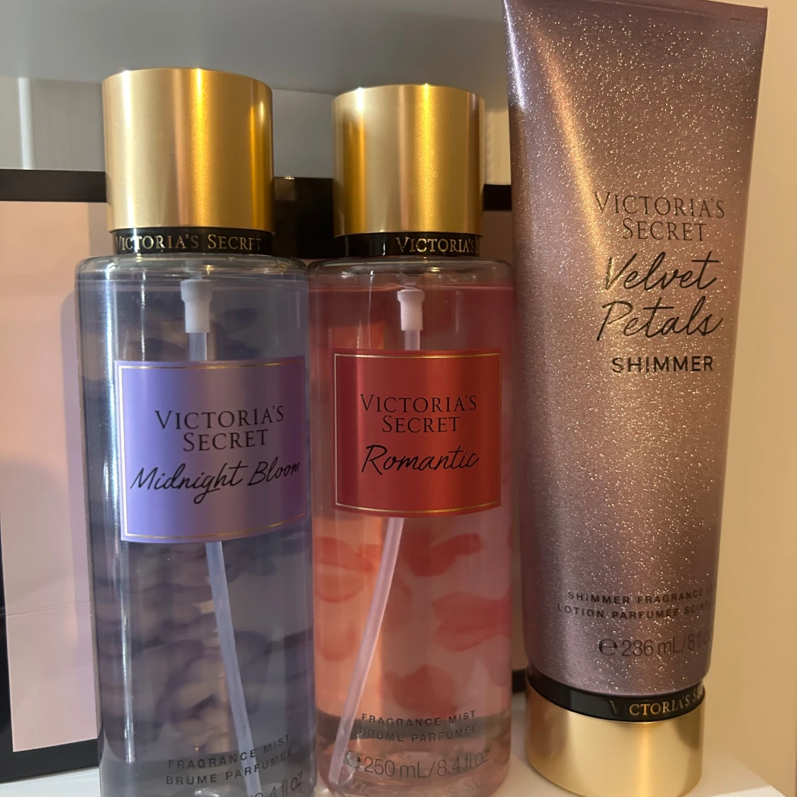 Victoria's Secret parfymset med två body mists och en shimmer lotion - 2