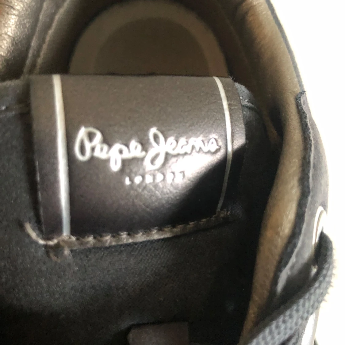 Mörkgrå sneakers från Pepe Jeans - 3