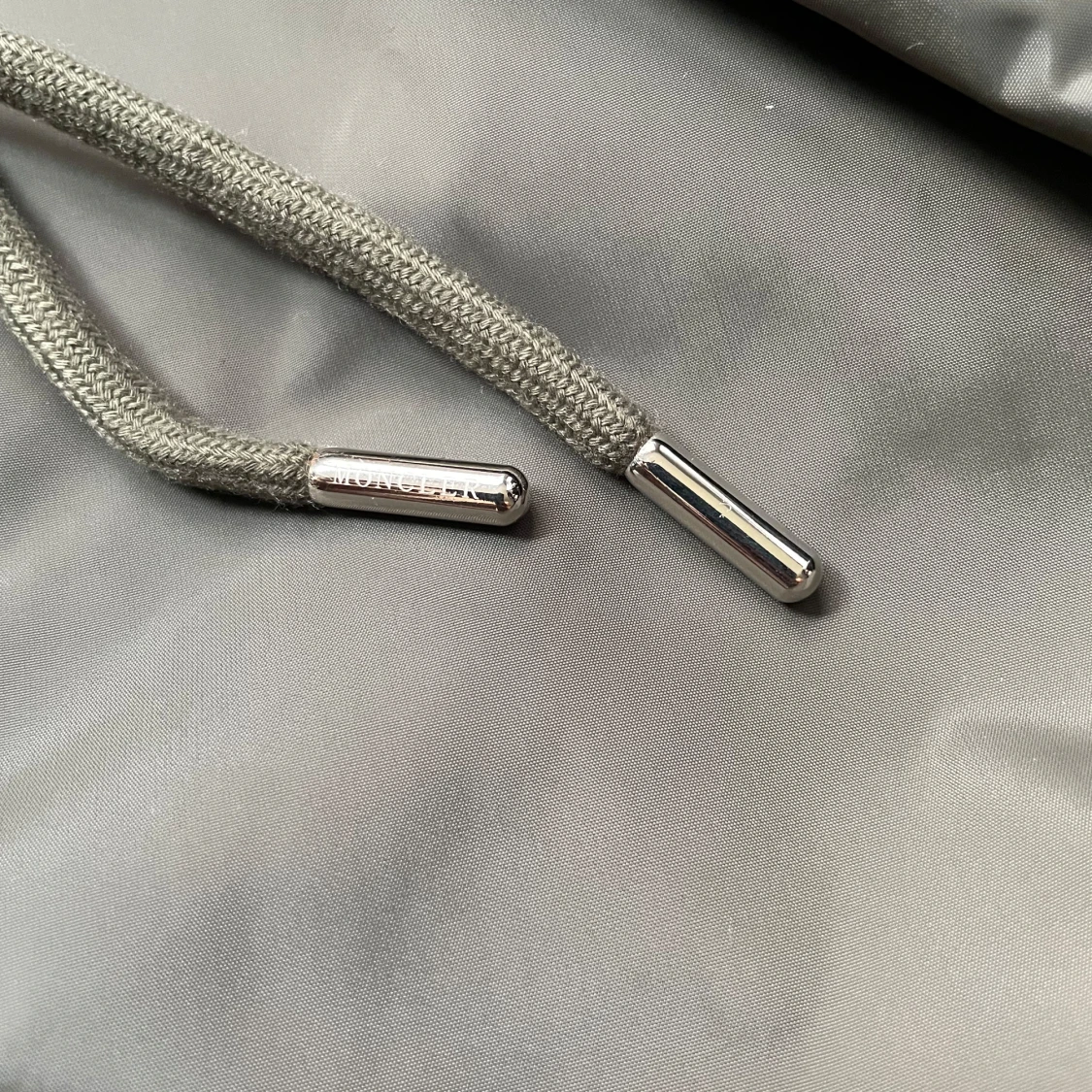 Grön vindjacka från Moncler - 4