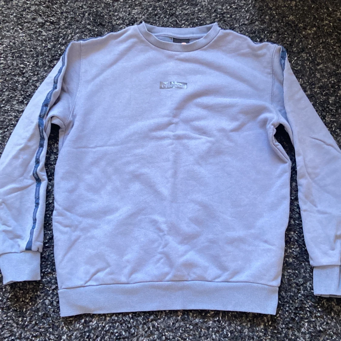 Ljusblå sweatshirt från Ellesse