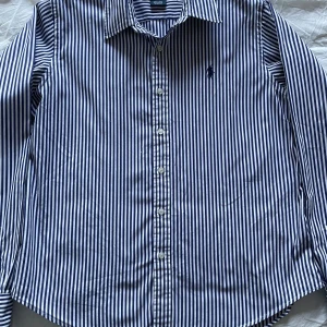 Ralph Lauren skjorta - Skriv vid frågor och priset diskuteras gärna! ✌️