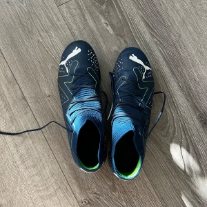 Puma future fotbollsskor FG/MG - Skorna är knappt använda Pris kan diskuteras👍
